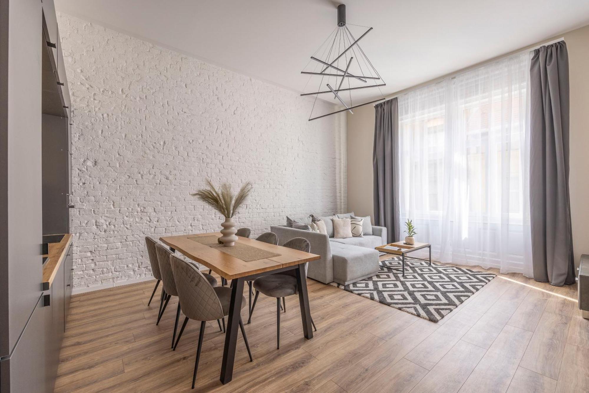 Exclusive Stylish Suite By Prestige Homes Next To The Oktogon بودابست المظهر الخارجي الصورة