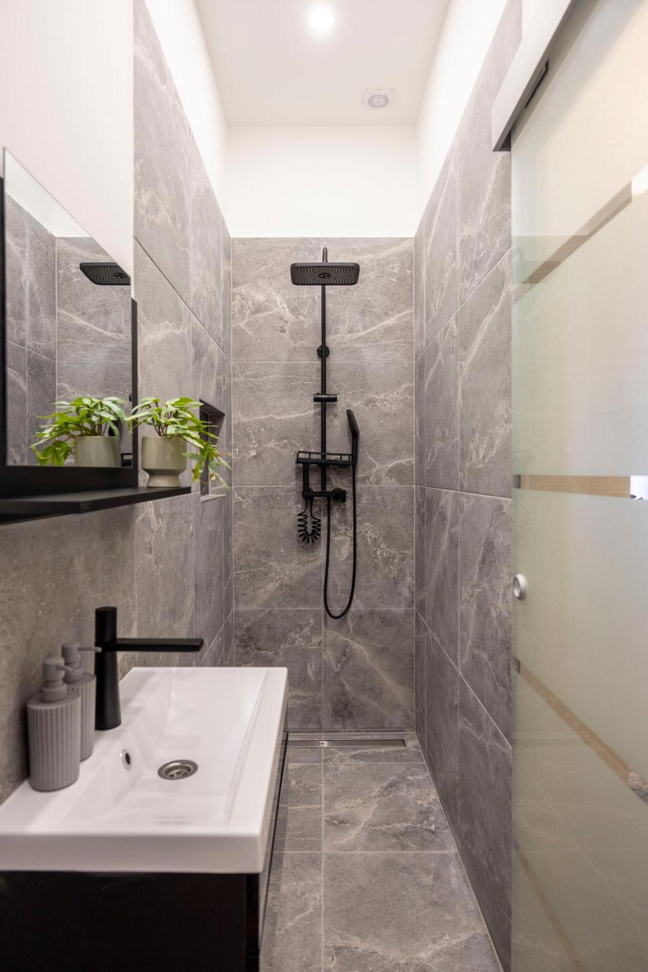 Exclusive Stylish Suite By Prestige Homes Next To The Oktogon بودابست المظهر الخارجي الصورة